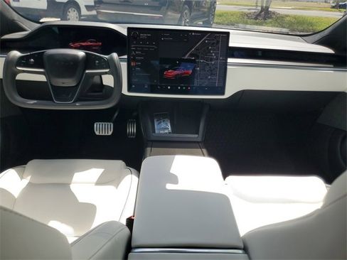 Used 2022 Tesla Model S Plaid image 13