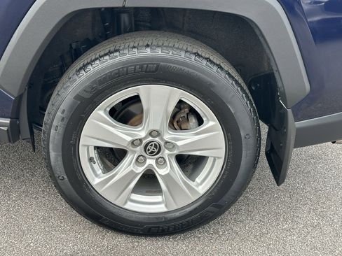 Used 2021 Toyota RAV4 XLE w/ Convenience Package image 20