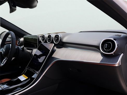 Used 2025 Mercedes-Benz C 300 4MATIC Sedan image 21