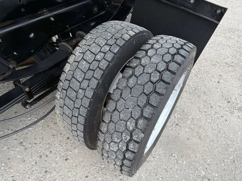 Used 2017 Ford F550 4x4 Crew Cab Super Duty image 12