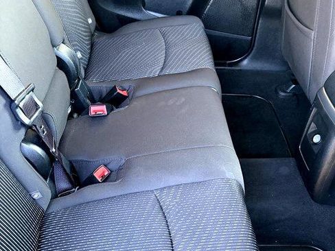 Used 2017 Dodge Journey SE w/ Flexible Seating Group image 23