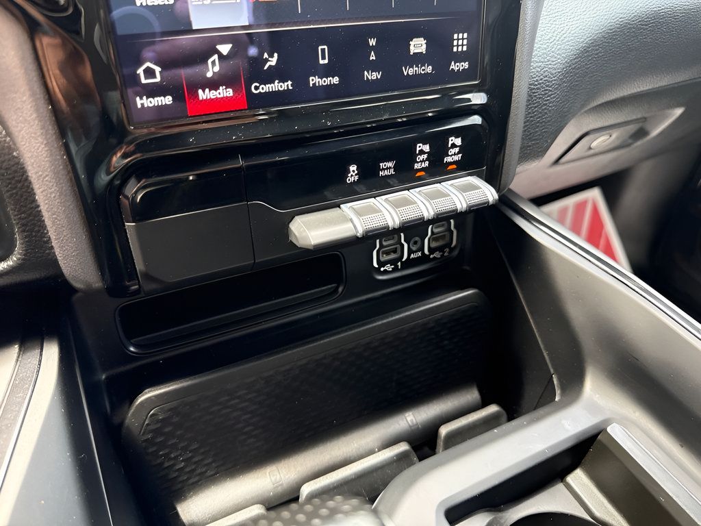 Used 2022 RAM 1500 Laramie AWD/4WD image 22