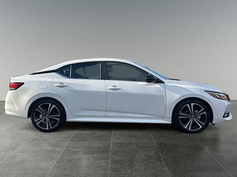 Used 2023 Nissan Sentra SR w/ SR Premium Package image 8