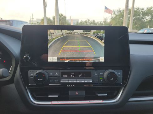 Used 2026 Toyota Grand Highlander XLE image 27