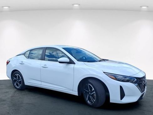 Used 2025 Nissan Sentra SV FWD image 5