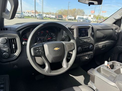 Used 2023 Chevrolet Silverado 1500 Custom image 5