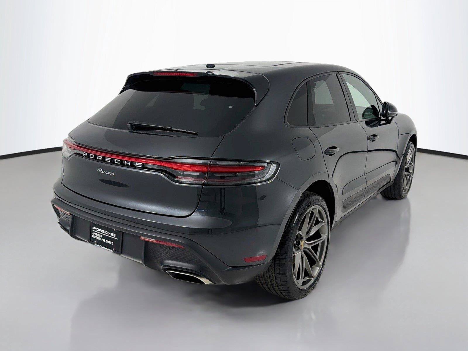 Used 2022 Porsche Macan AWD/4WD image 29