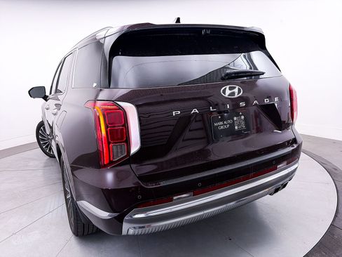 Used 2023 Hyundai Palisade Calligraphy FWD image 4
