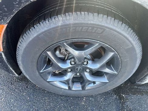 Used 2019 Chrysler Pacifica Touring-L Plus w/ S Appearance Package image 3