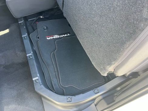 Certified 2024 Toyota Tacoma TRD Off-Road image 46