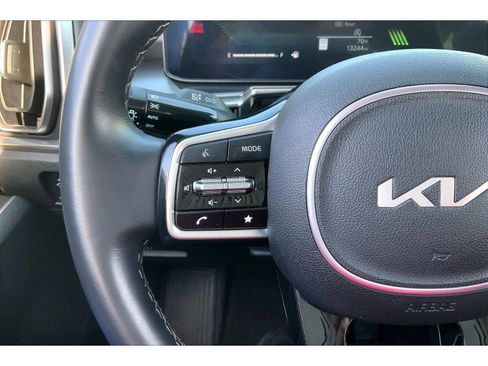 Used 2024 Kia Sorento S w/ Panoramic Sunroof Package image 17