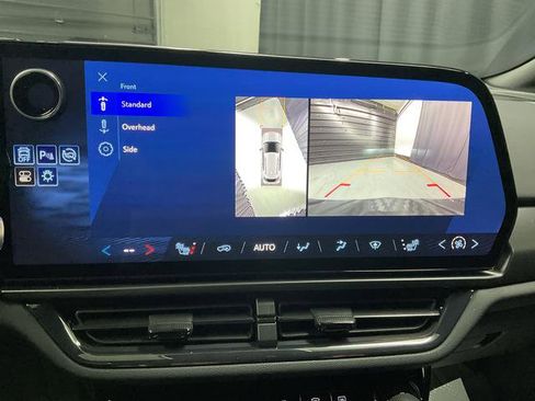 Used 2025 Chevrolet Equinox EV RS FWD image 26