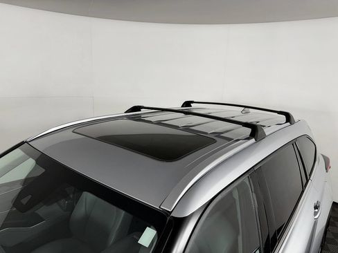 Used 2020 Toyota Highlander XLE AWD/4WD image 21