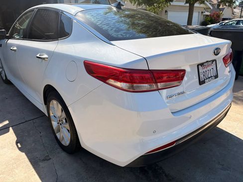 Used 2016 Kia Optima EX w/ Premium Package FWD image 9