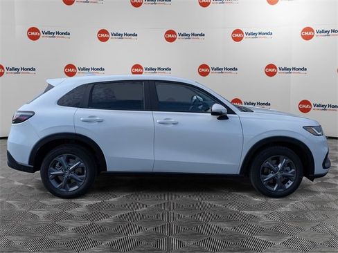 New 2026 Honda HR-V LX image 4