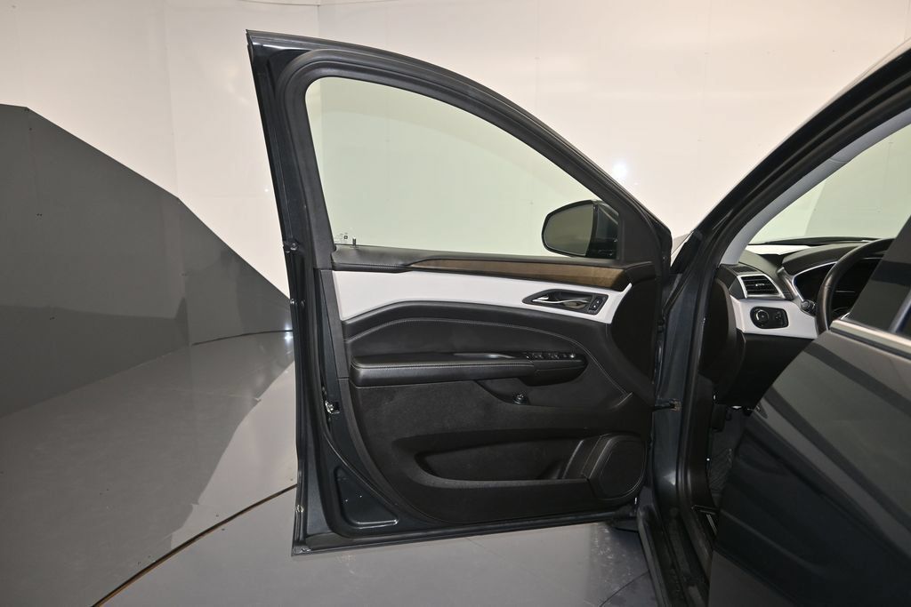 Used 2015 Cadillac SRX Performance w/ Trailering Package FWD image 10