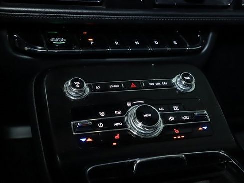 Used 2021 Lincoln Nautilus AWD image 26