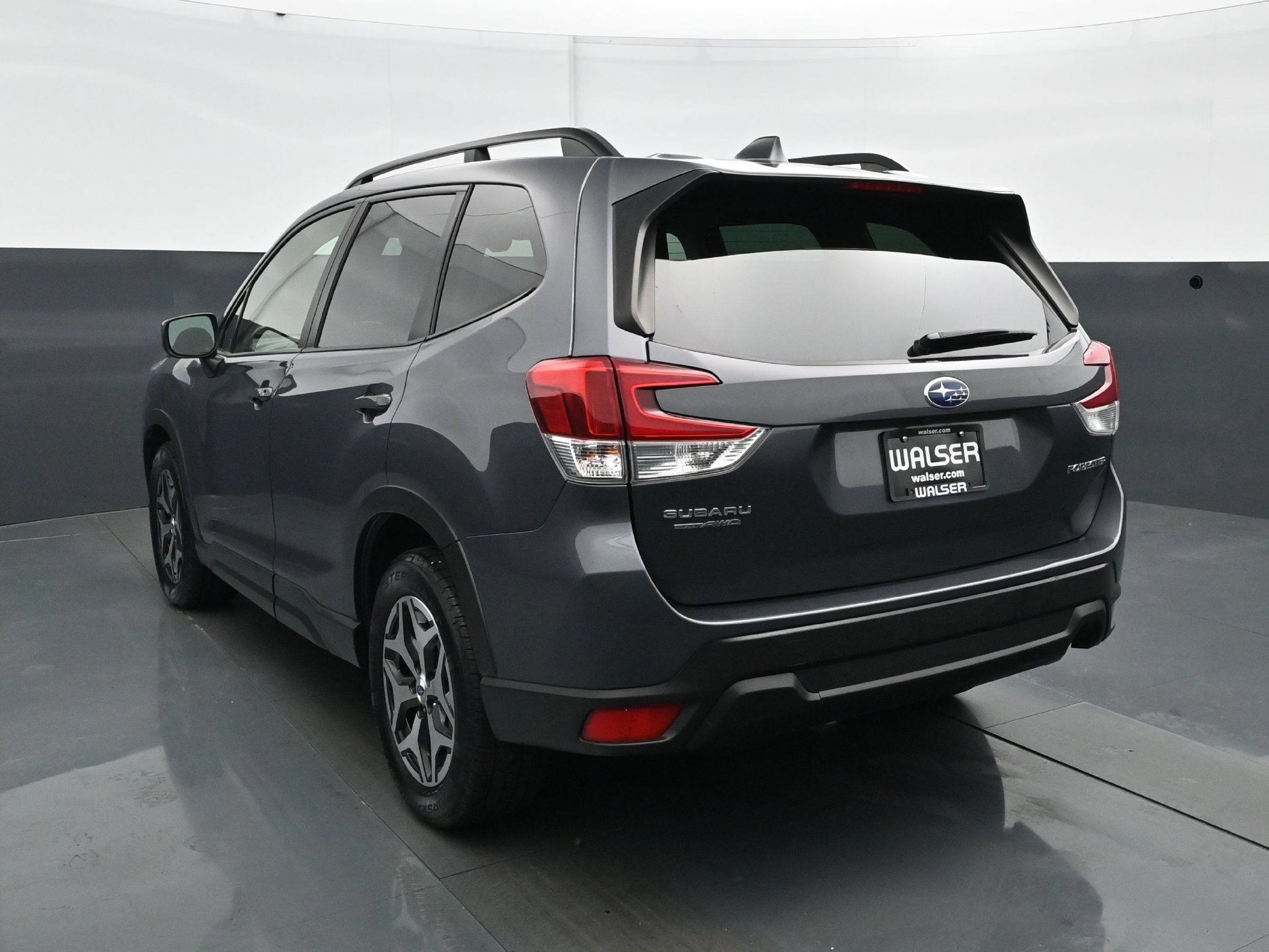 Used 2021 Subaru Forester Premium AWD/4WD image 5