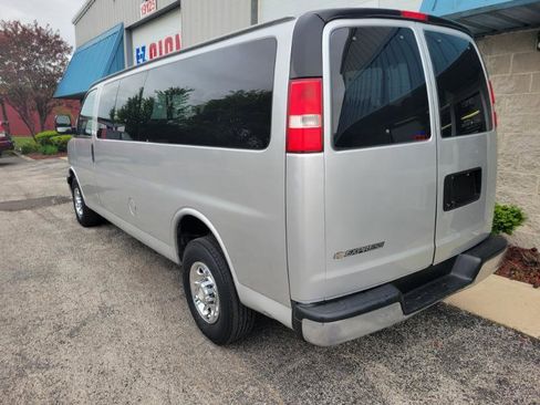 Used 2017 Chevrolet Express 3500 LT w/ LT Preferred Equipment Group RWD image 10