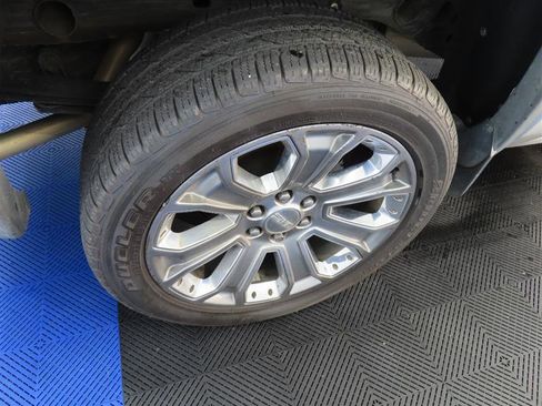 Used 2018 GMC Sierra 1500 Denali w/ Denali Ultimate Package image 8