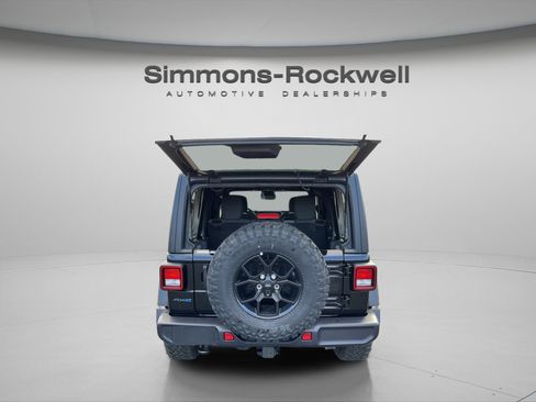 Used 2025 Jeep Wrangler Willys image 17