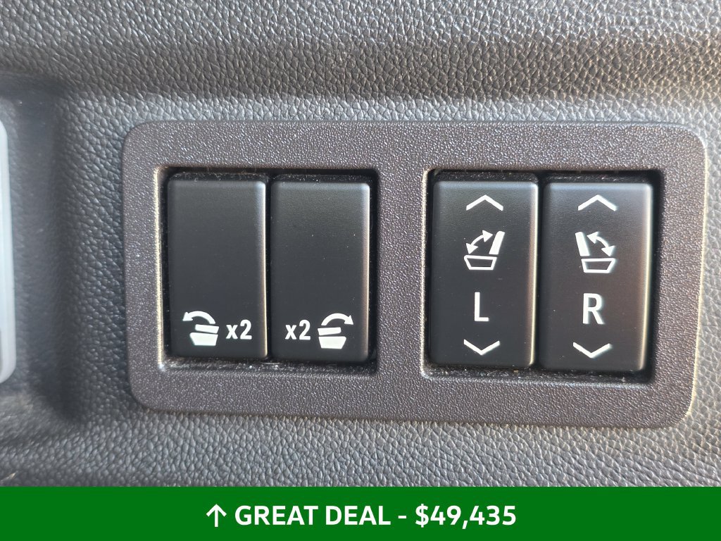 Used 2024 Chevrolet Tahoe Premier AWD/4WD image 32