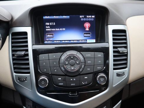 Used 2014 Chevrolet Cruze Diesel w/ Enhanced Safety Package image 30