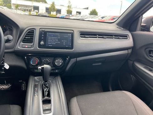 Used 2021 Honda HR-V Sport image 14