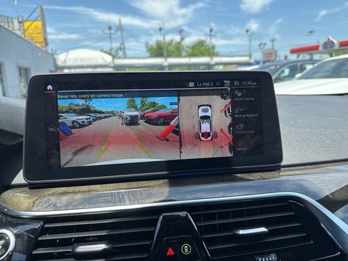 Used 2021 BMW 530i w/ Convenience Package RWD image 50