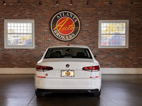 Used 2020 Volkswagen Passat 2.0T SE image 32