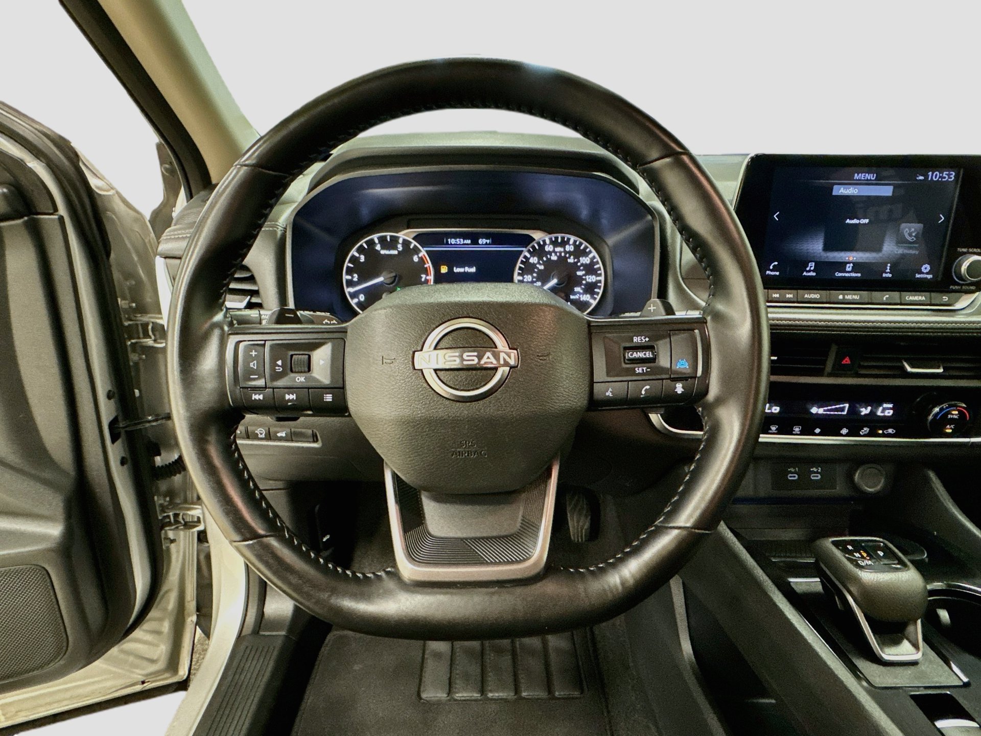 Used 2025 Nissan Rogue SV FWD image 11
