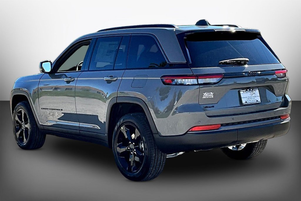 New 2027 Jeep Grand Cherokee Limited w/ Limited Altitude Package AWD/4WD image 3