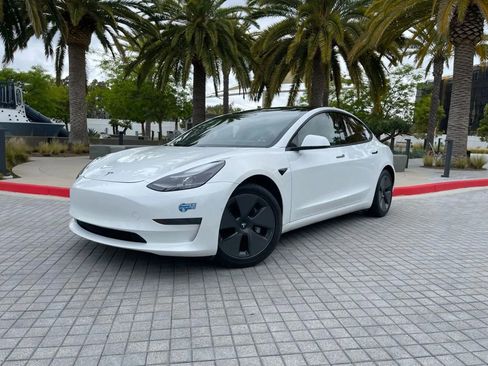 Used 2023 Tesla Model 3 Standard Range image 5