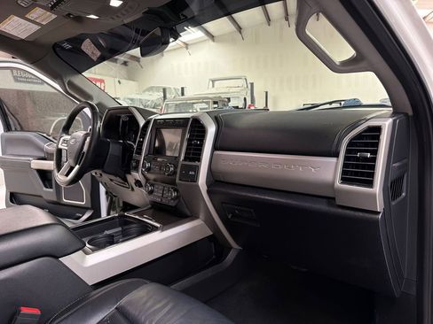 Used 2020 Ford F350 Lariat w/ Lariat Ultimate Package AWD/4WD image 38