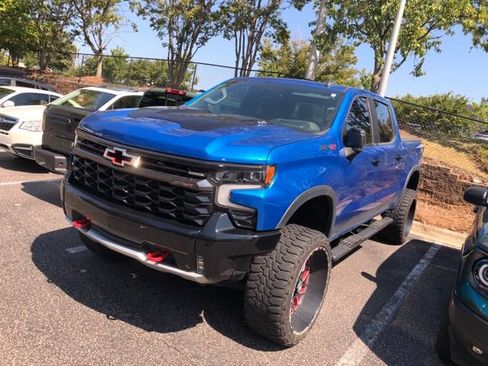 Used 2023 Chevrolet Silverado 1500 ZR2 w/ Technology Package AWD/4WD image 1