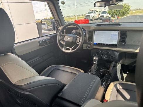 New 2025 Ford Bronco Big Bend w/ Black Diamond Package image 15