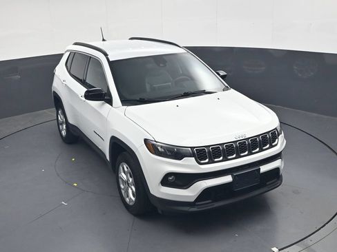 Used 2025 Jeep Compass Latitude AWD/4WD image 25