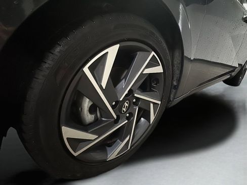 Certified 2024 Hyundai Elantra Limited image 4