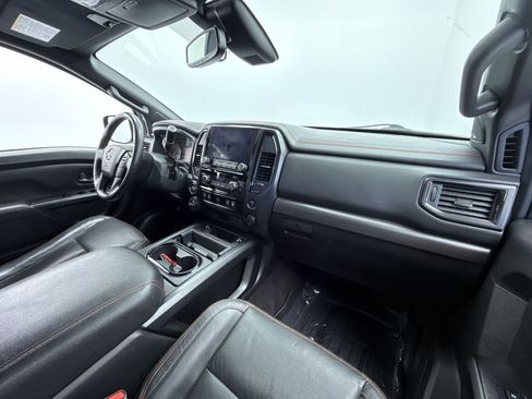 Used 2020 Nissan Titan PRO-4X w/ Pro-4x Convenience Package image 16