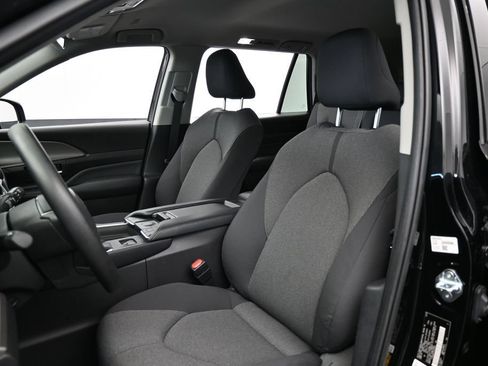 Used 2025 Toyota Grand Highlander FWD image 10