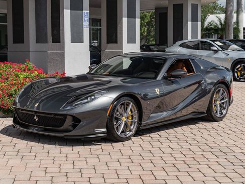 Used 2022 Ferrari 812 GTS RWD image 29
