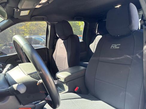 Used 2022 Nissan Frontier PRO-4X w/ Technology Package image 14