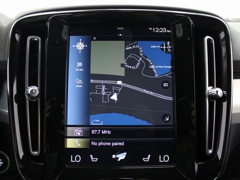 Used 2021 Volvo XC40 T5 Momentum image 45