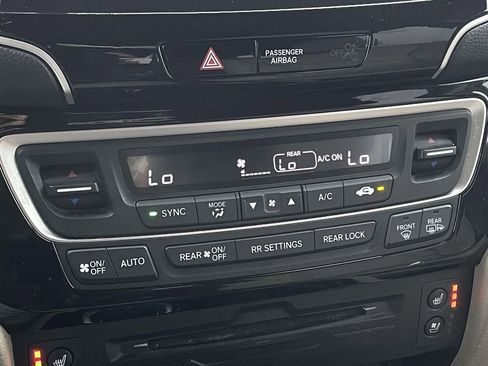 Used 2019 Honda Pilot Elite image 21