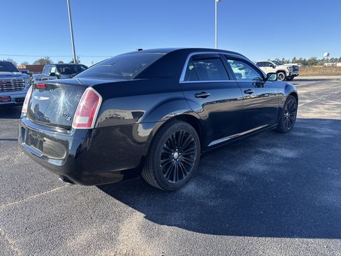 Used 2014 Chrysler 300 S image 5