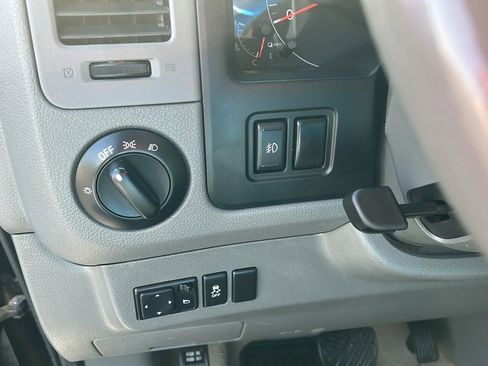 Used 2014 Nissan NV 3500 SL w/ Technology Package RWD image 26
