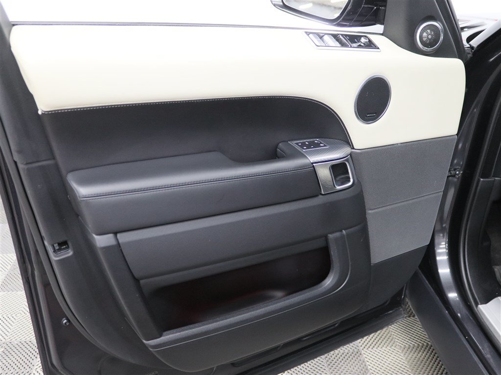 Used 2020 Land Rover Range Rover Sport HST AWD/4WD image 18