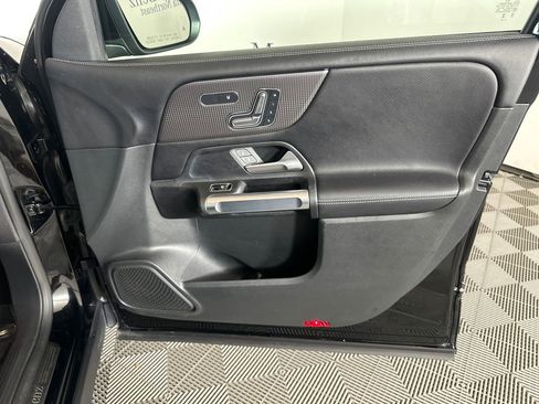 Used 2023 Mercedes-Benz GLB 250 image 15