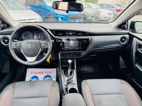 Used 2017 Toyota Corolla LE w/ LE Premium Package w/Moonroof FWD image 16