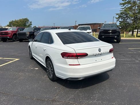 Used 2022 Volkswagen Passat 2.0T FWD image 7